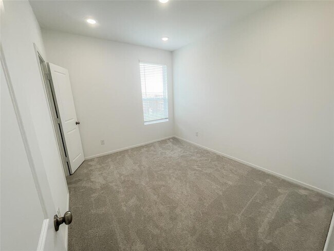 Building Photo - 6314 Laguna Terra Dr