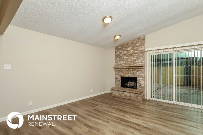 Building Photo - 5934 Lake Bank St