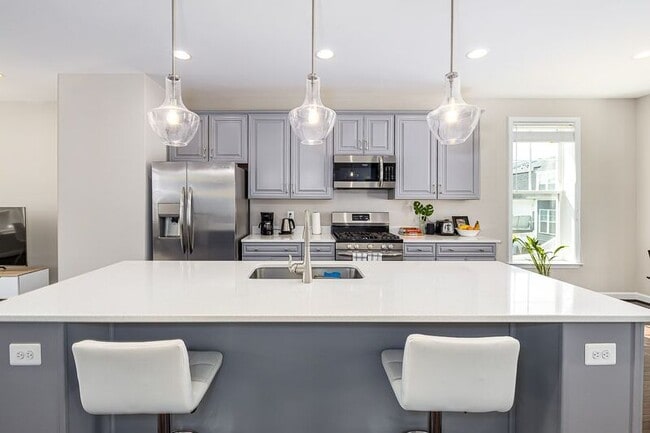 Building Photo - 3208 Marion Square