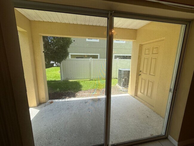 Building Photo - Beautiful 2 Bedroom, 2.5 Bath Townhome for Rent in The Hammocks!
