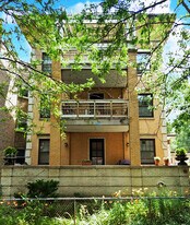 Building Photo - 945 W Belle Plaine Ave