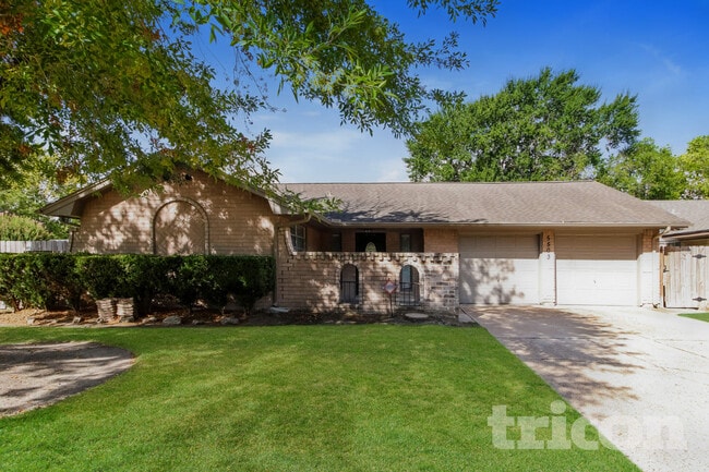 Building Photo - 5503 Jumada Cir