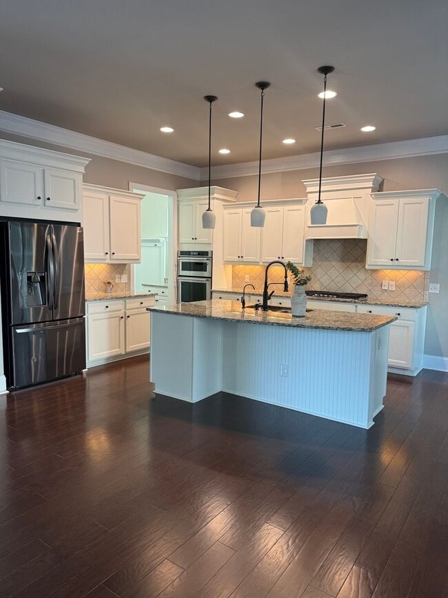 Building Photo - Park South Station Home Available Now!