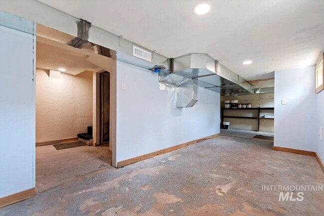 Building Photo - Renovated Nampa Home