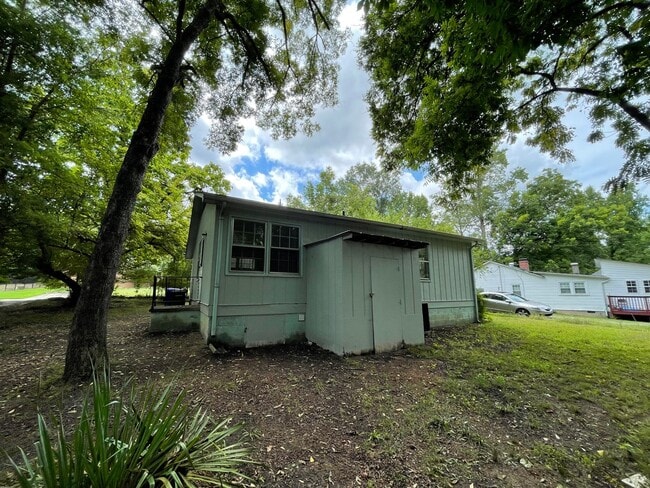 Building Photo - Charming 2br house on the Northside of Cha...