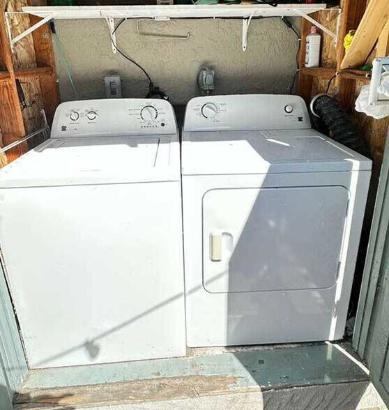 Building Photo - 2314 Bonar St