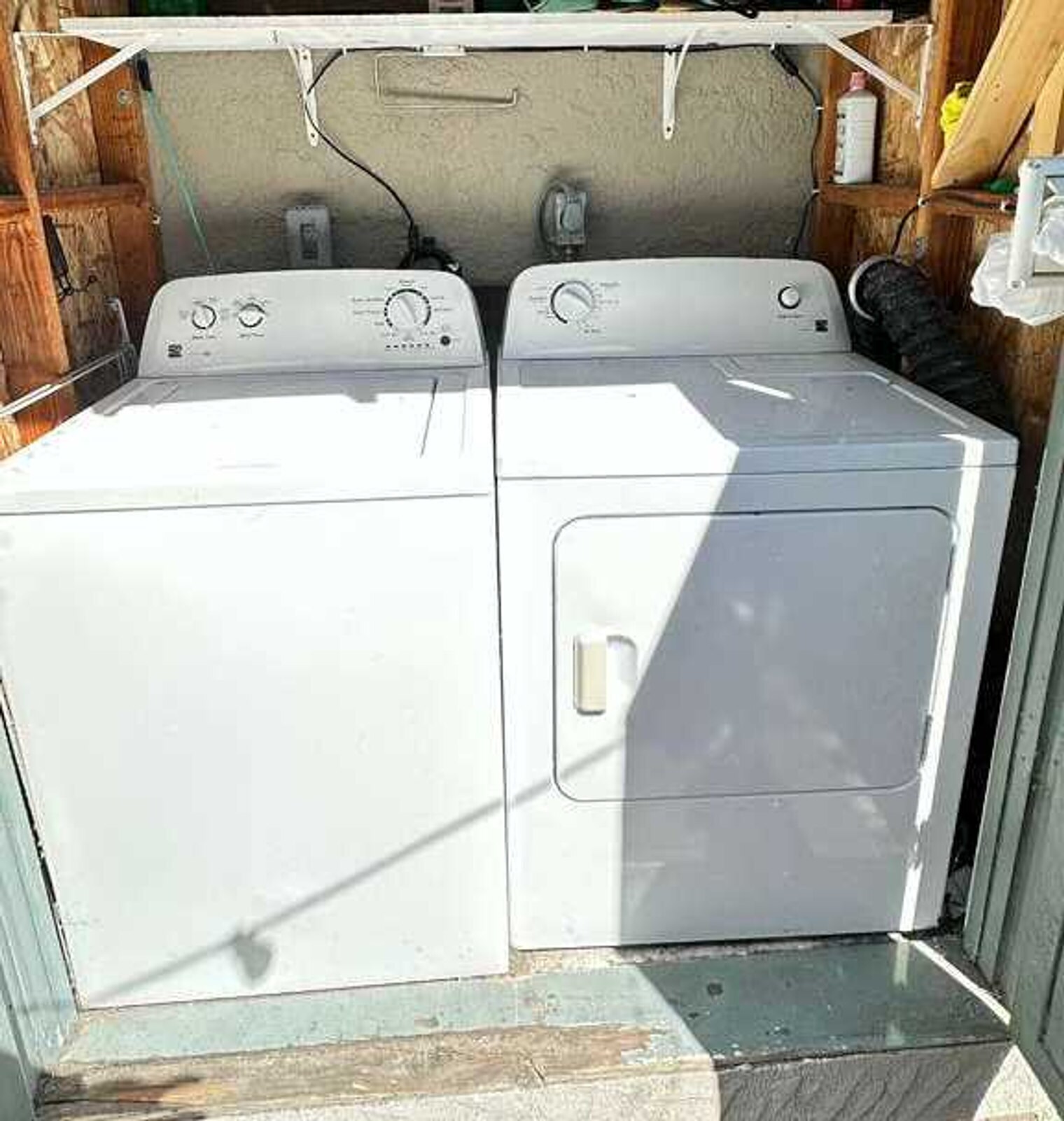 Building Photo - 2314 Bonar St