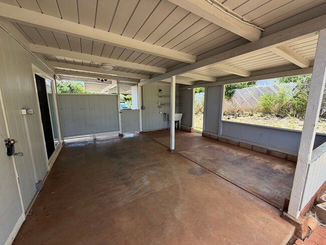 Building Photo - 92-549 Awawa St. 3 Bedroom, 2 Bathroom Single-Family Home