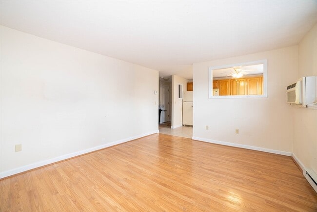 Building Photo - 13 Summer St