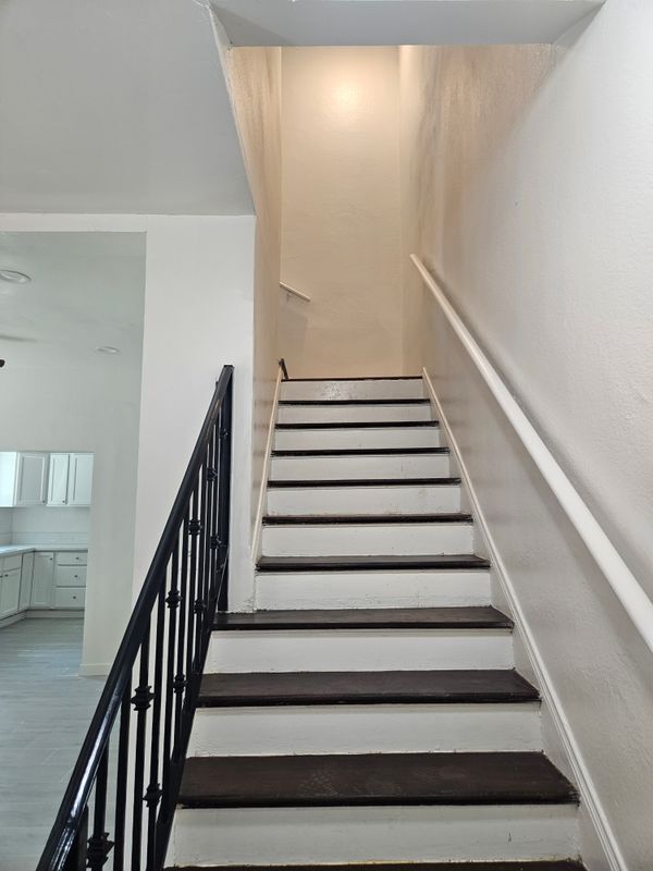 Building Photo - 7110 Somerset Blvd