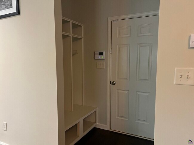 Building Photo - 204 Dog Fennel Ln