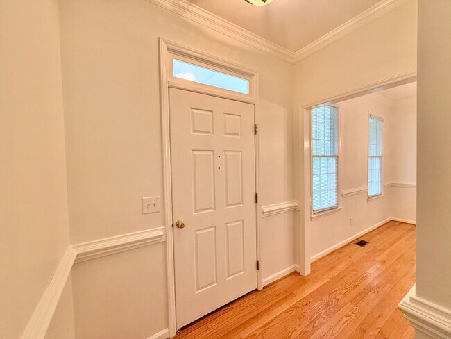 Building Photo - Private 3BD, 2.5BA Home Near Downtown Clayton
