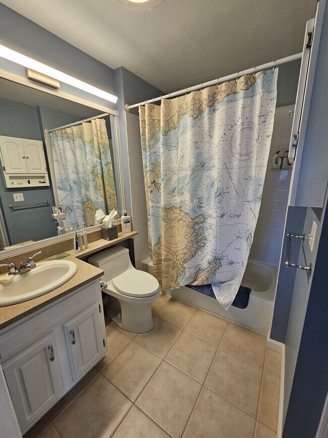 Bathroom - 6 Bayview Rd