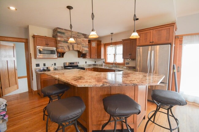 Building Photo - ALL UTILITIES PAID-NO LAWN CARE 4-Bedroom Home with Spacious Master Suite & Country Charm