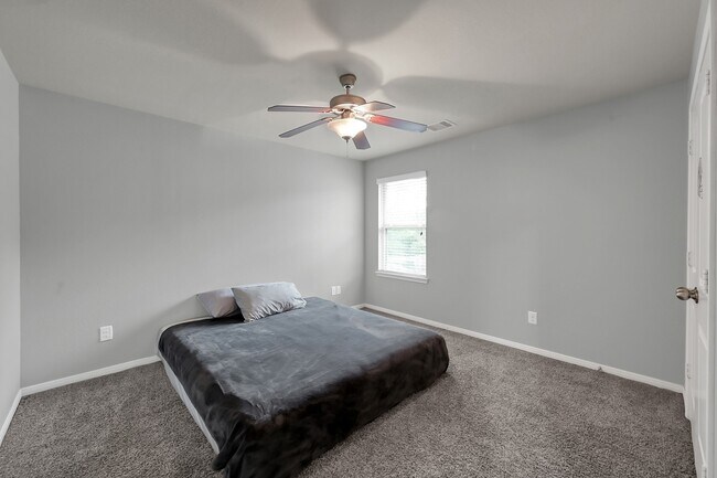 Building Photo - 24542 Grayson Falls Ln