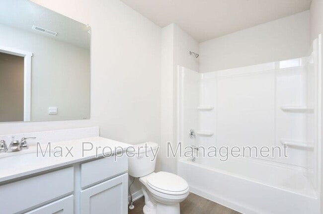 Building Photo - 5607 153rd St