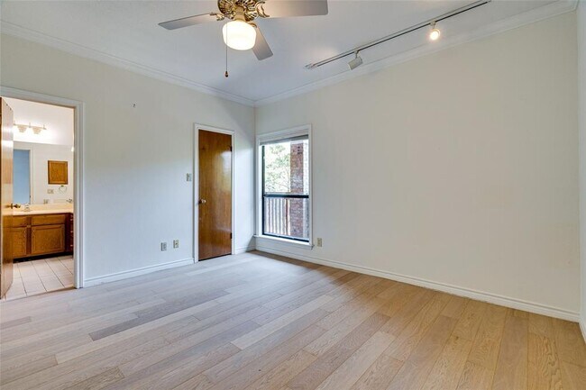 Building Photo - 1406 Windsor Rd