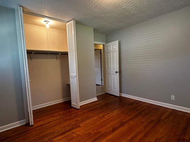 Building Photo - 2139 Kingsley Ct