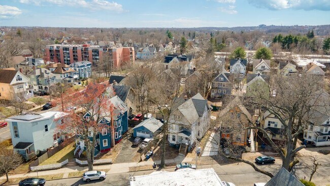 Building Photo - 58 Derby Ave