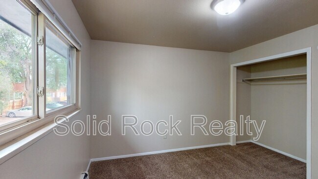 Building Photo - 1801 Eagle View Dr