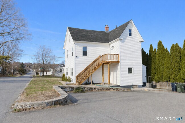 Building Photo - 471 Marlborough Terrace