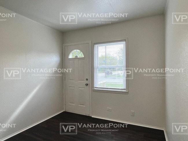 Building Photo - 904 Raton Ct