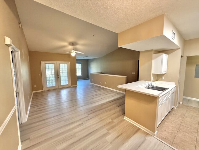 Building Photo - 14226 Fredricksburg Dr