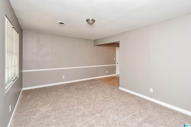 Building Photo - 4611 Oak Dr