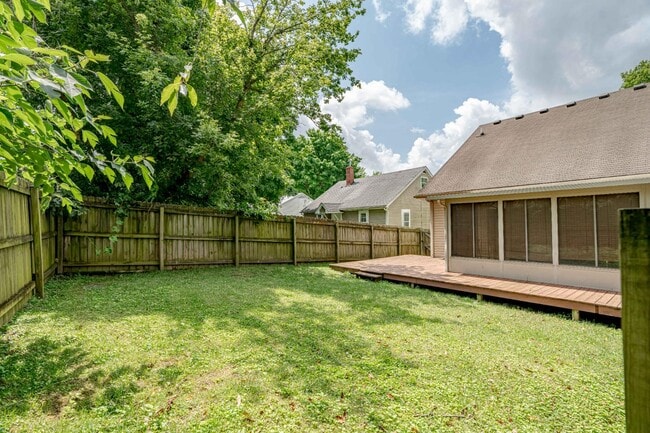 Building Photo - 511 Henry St