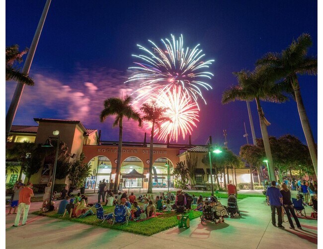 Building Photo - 353 S US Hwy 1