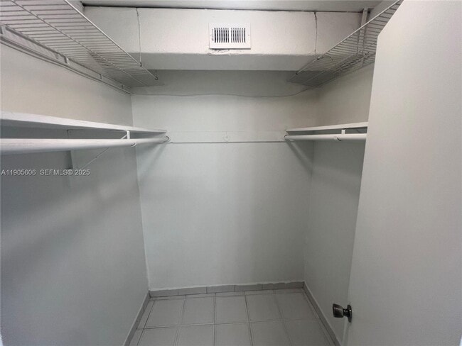 Building Photo - 401 Ocean Dr