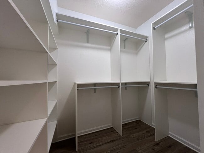 Building Photo - HUGE PRICE REDUCTION!! HOME IS READY FOR A...
