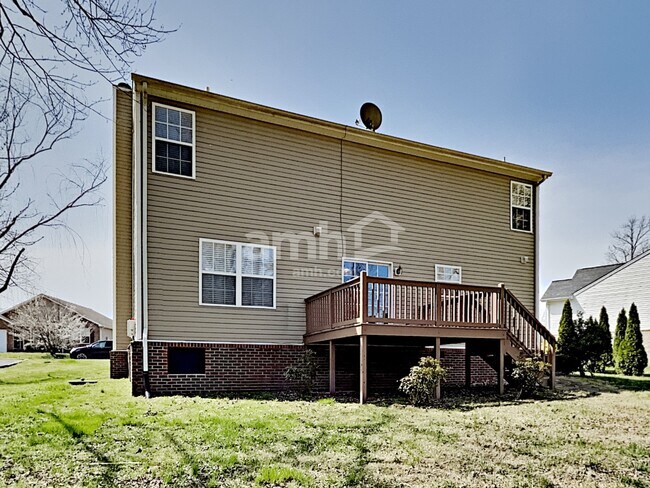 Building Photo - 156 Sundance Way