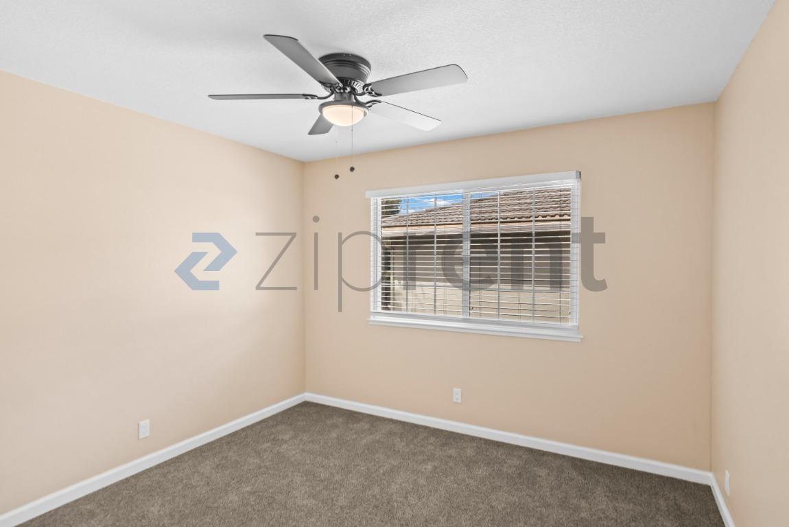 Building Photo - Unit 3
