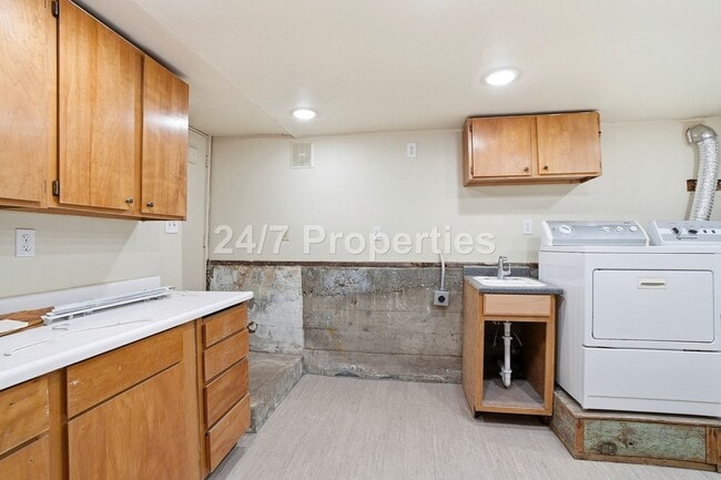 Building Photo - Amazing 4 bedroom home in SE Portland!