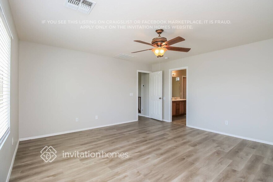 Building Photo - 1559 E Megan Dr