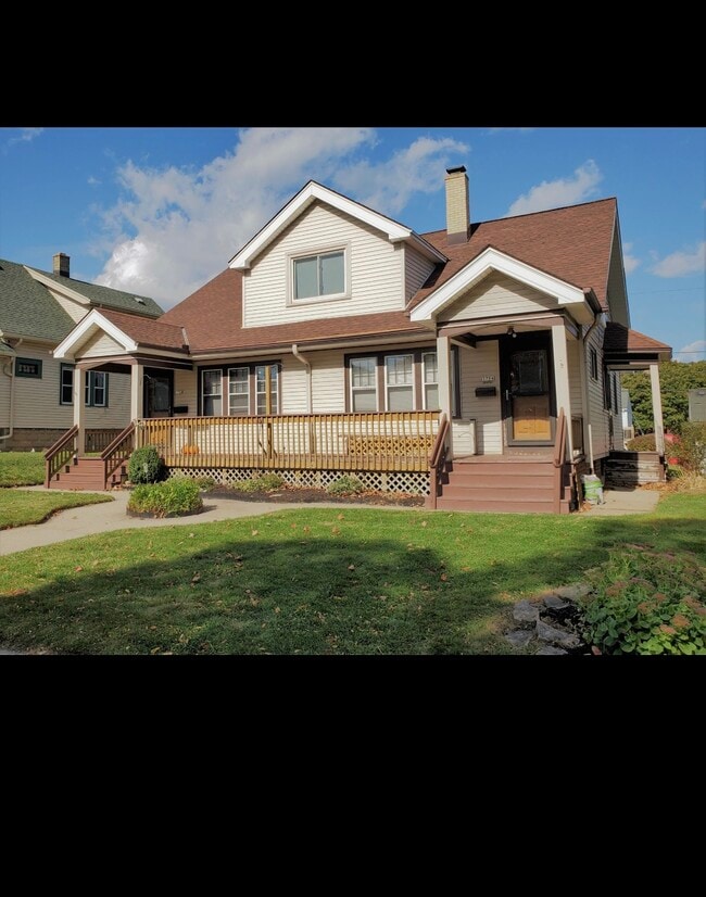 Primary Photo - 3758 E Allerton Ave