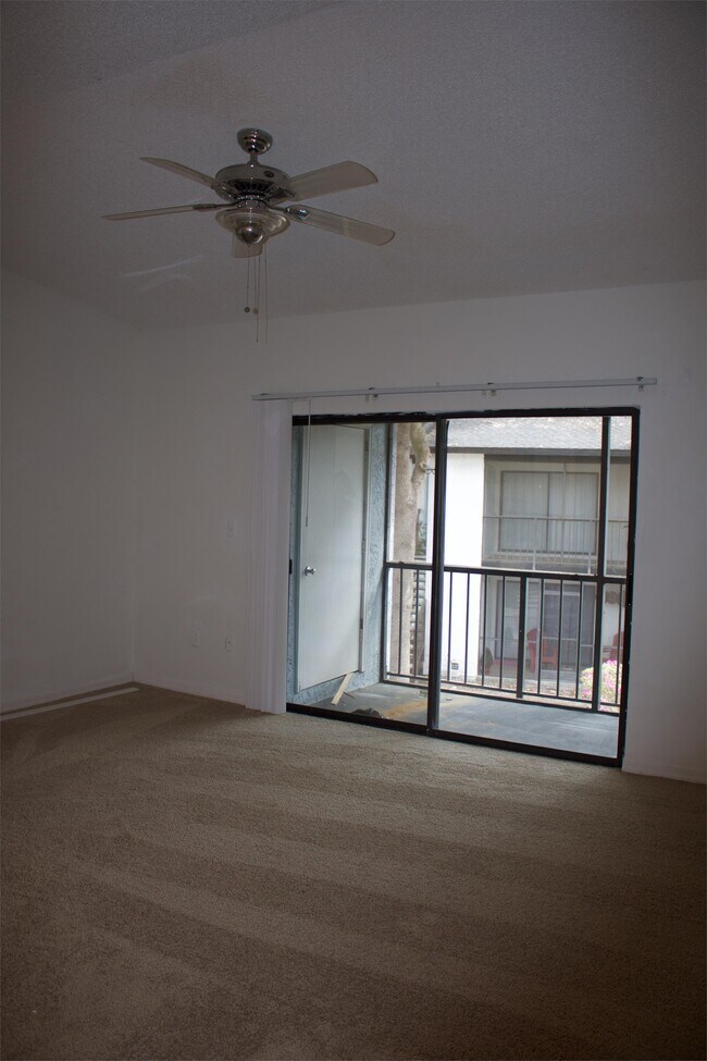 Building Photo - 232 Riverbend Dr