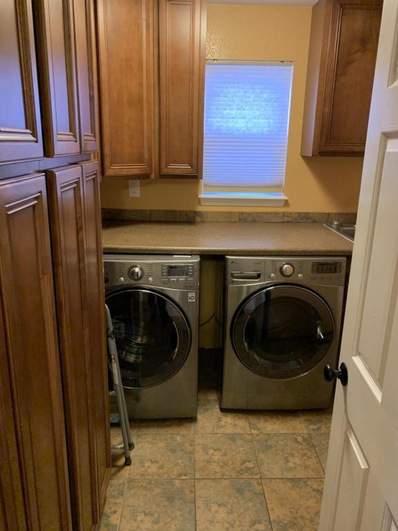 Building Photo - 20313 Vista Cir