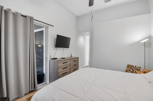 Building Photo - 2225 NW 53rd St