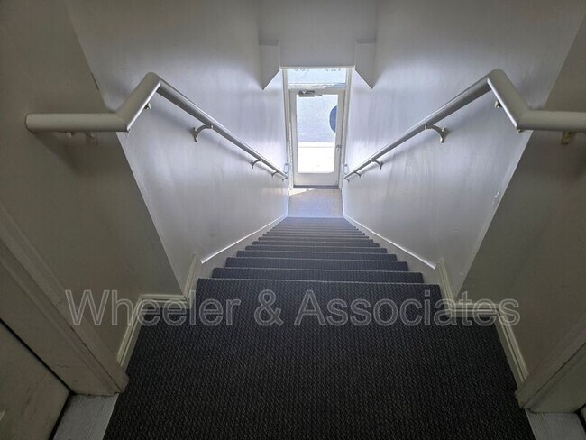 Building Photo - 129 25th St