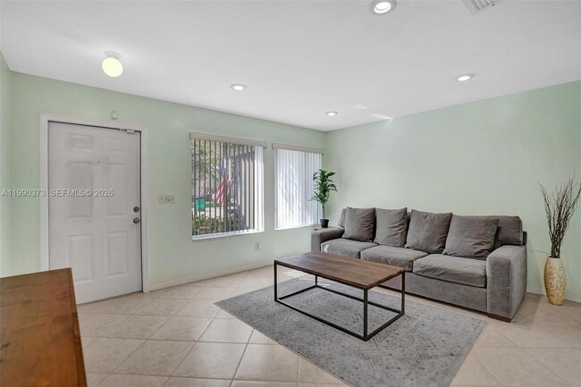 Building Photo - 1726 SW 110th Terrace