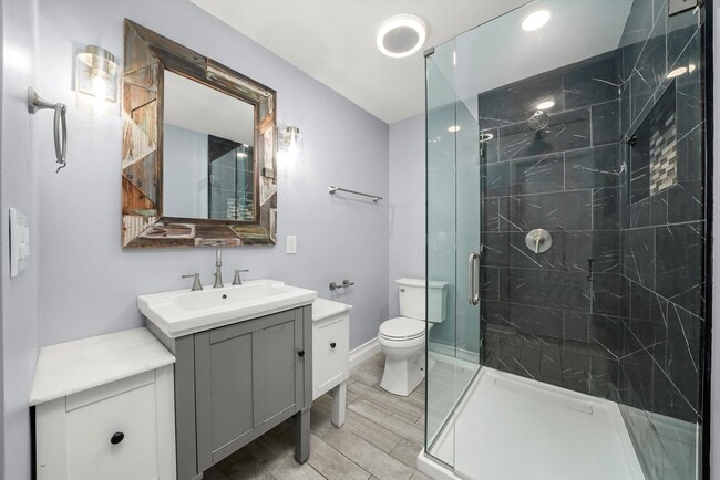Building Photo - 318 Brittain