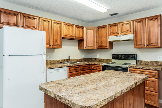Building Photo - 6576 4th Ln