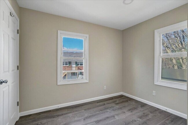 Building Photo - 3 Park Ave