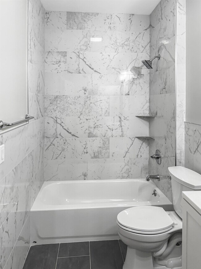 Building Photo - 729-731-731 Broadway