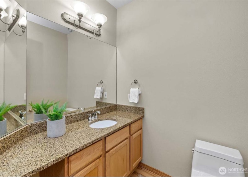 Building Photo - 6322 Rebecca Ave SE