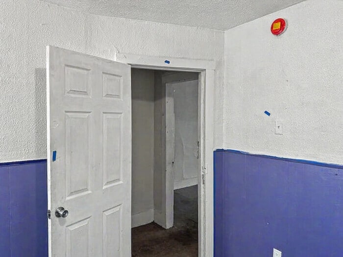 Building Photo - 490 Gage St