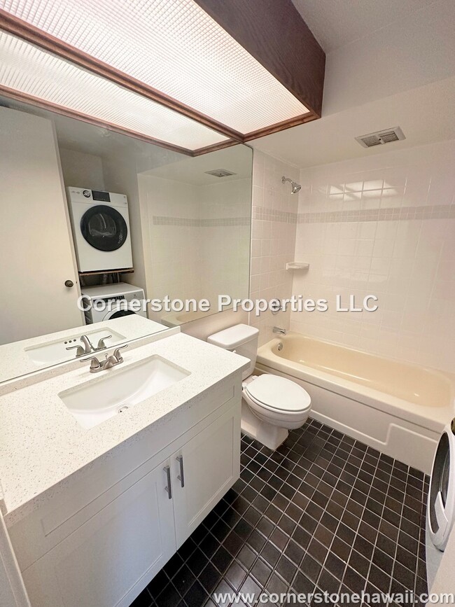 Building Photo - 55 S Judd St