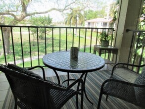 Building Photo - FURNISHED 2/2 GOLF COURSE  6 MONTH RENTAL APR. 29 - OCT. 31, 2026